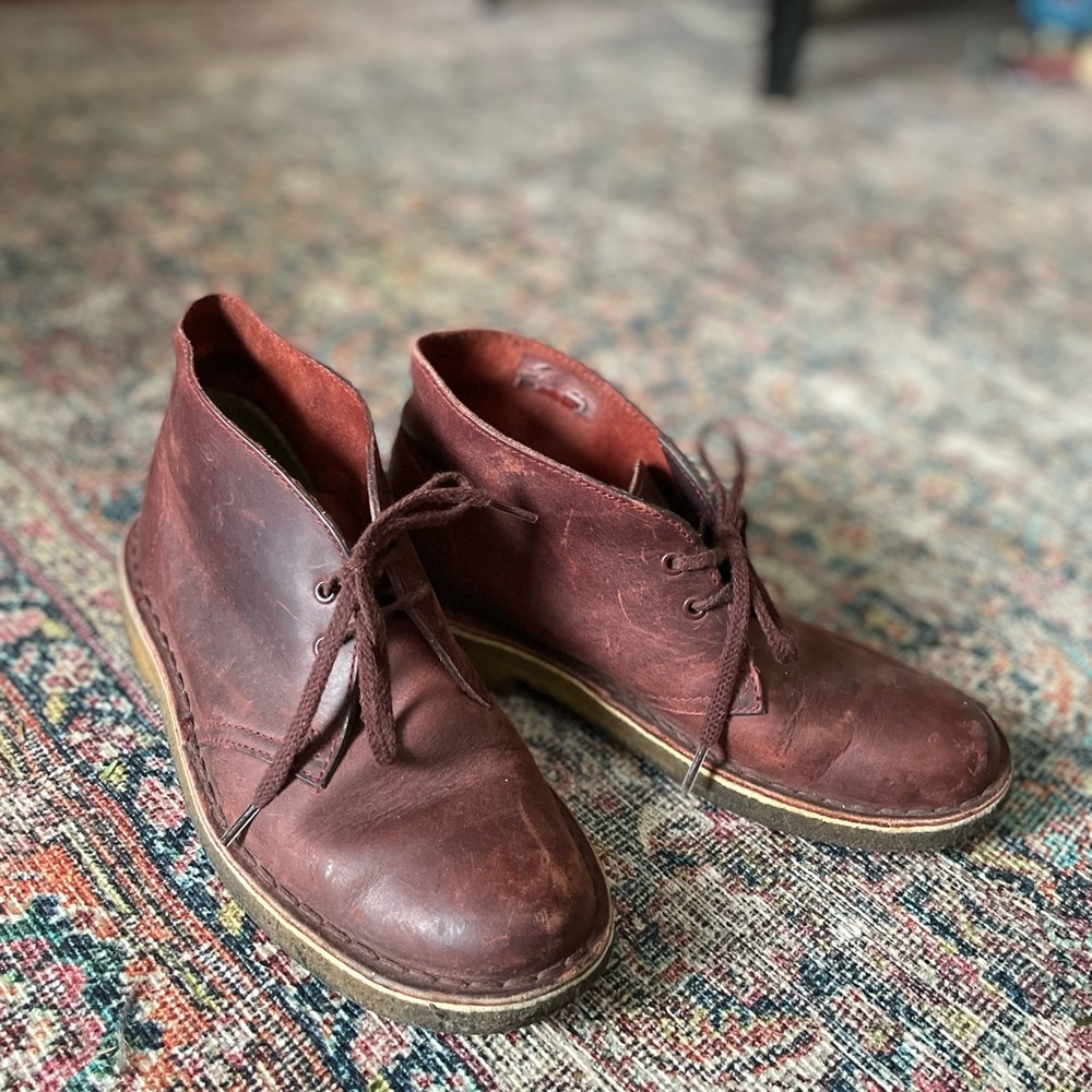 Clarks Burgundy Leather Desert Boots size 6.5
